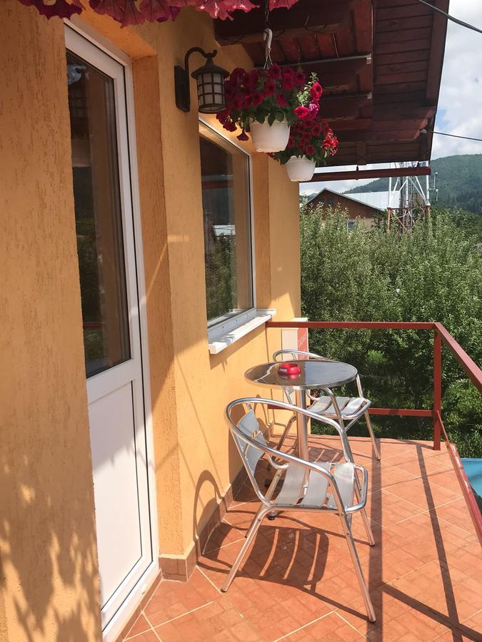 Отель Vila Nina Азуга Экстерьер фото